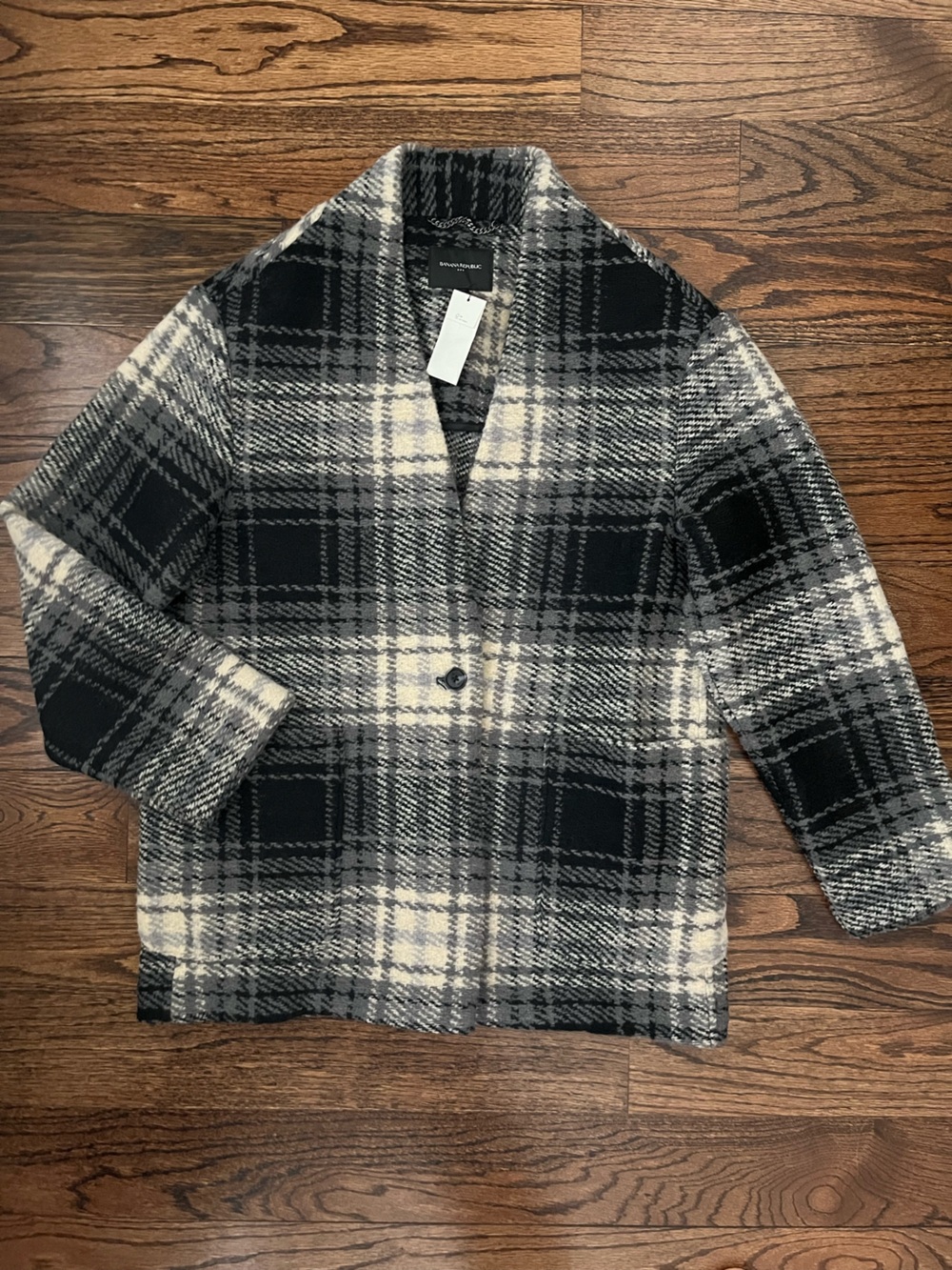NWT Banana Republic Black and Cream Plaid Short Jacket/Coat